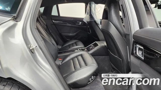 Porsche Panamera 2018 thumb 4