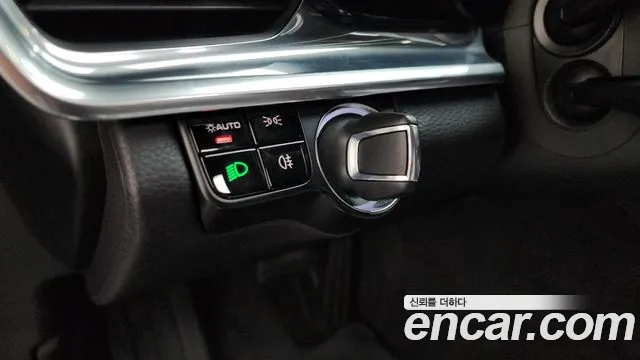 Porsche Panamera 2018 thumb 5