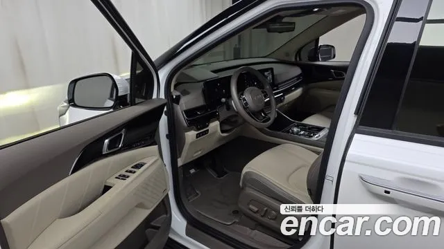 Kia Carnival 2024 thumb 4