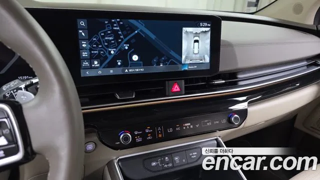 Kia Carnival 2024 thumb 2