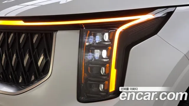 Kia Carnival 2024 thumb 3