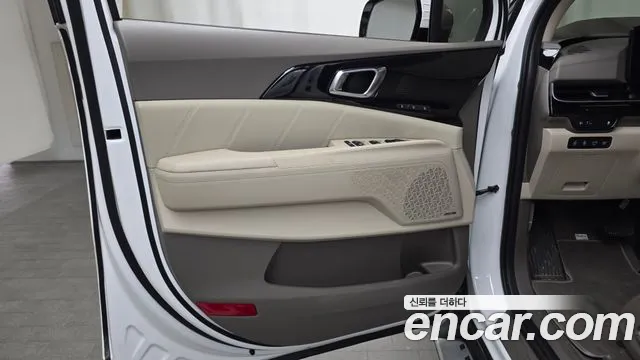 Kia Carnival 2024 thumb 11