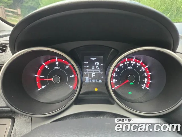 KGM Tivoli Air 2016 thumb 4