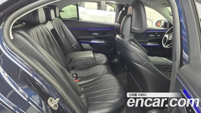 Mercedes-Benz E-Class 2024 thumb 4