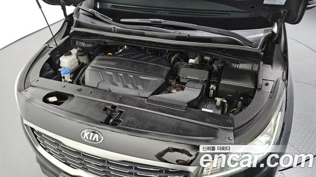 Kia Carnival 2018 thumb 10