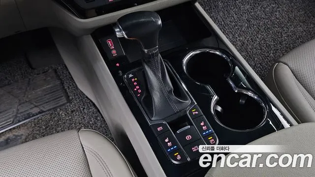 Kia Carnival 2018 thumb 8