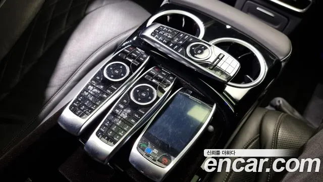 Mercedes-Benz S-Class 2015 thumb 12