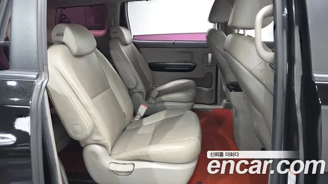 Kia Carnival 2015 thumb 7