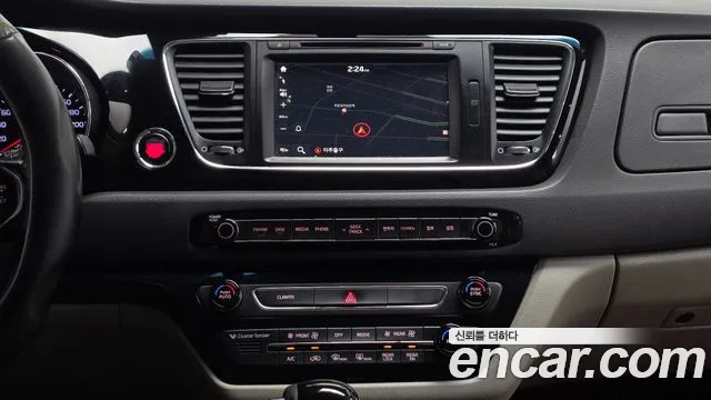 Kia Carnival 2015 thumb 6