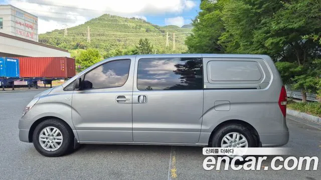 Hyundai Staria 2015 thumb 2