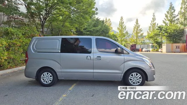 Hyundai Staria 2015 thumb 4