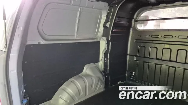 Hyundai Staria 2015 thumb 9
