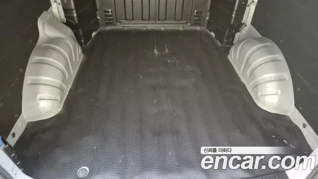 Hyundai Staria 2015 thumb 5