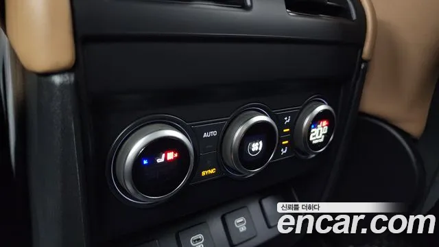 Land Rover Defender 2025 thumb 4