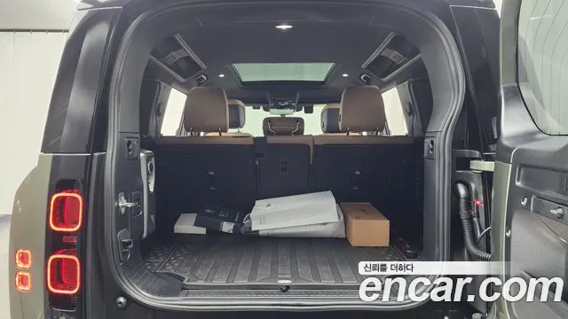 Land Rover Defender 2025 thumb 3