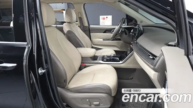 Kia Carnival 2022 thumb 4