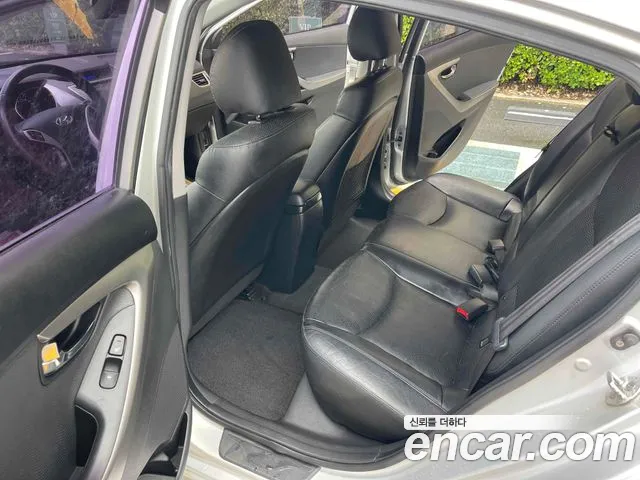 Hyundai Avante 2011 thumb 10