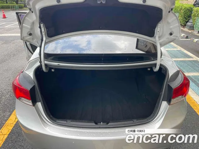 Hyundai Avante 2011 thumb 6