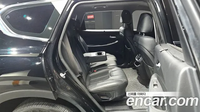 Hyundai Santa Fe 2019 thumb 9