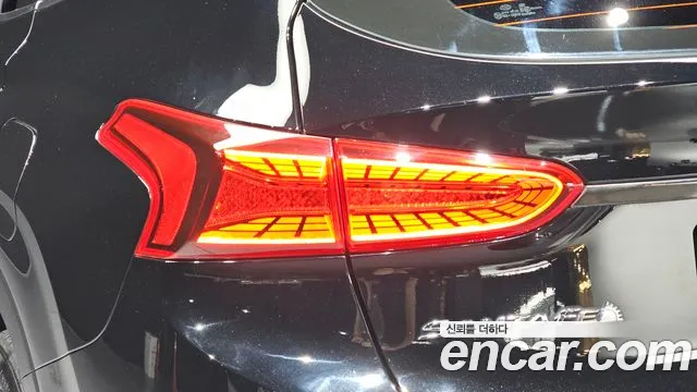 Hyundai Santa Fe 2019 thumb 2