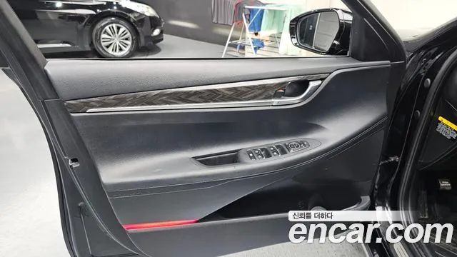 Hyundai Grandeur 2017 thumb 4