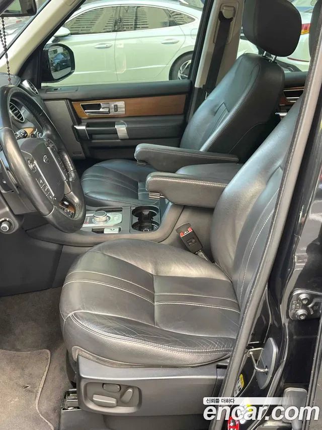 Land Rover Discovery 2016 thumb 6