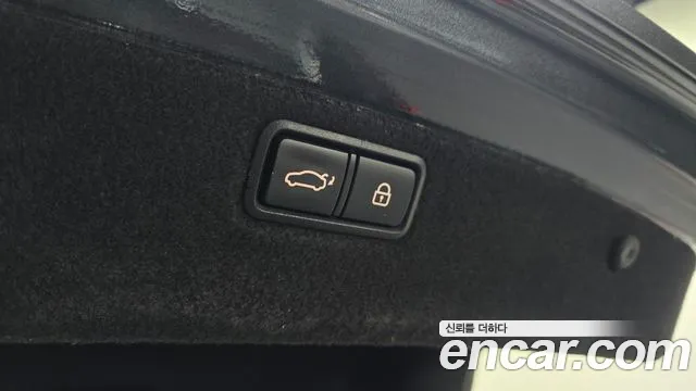 Genesis G80 2016 thumb 2