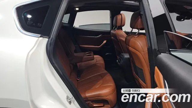 Maserati Levante 2020 thumb 11