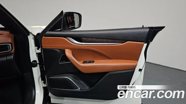 Maserati Levante 2020 thumb 10