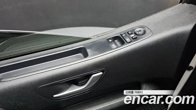 Hyundai Staria 2022 thumb 2