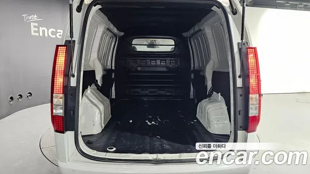 Hyundai Staria 2022 thumb 9