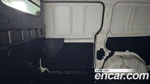 Hyundai Staria 2022 thumb 5
