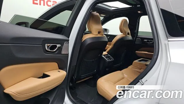 Volvo XC60 2019 thumb 5