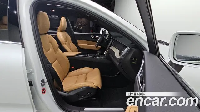 Volvo XC60 2019 thumb 9