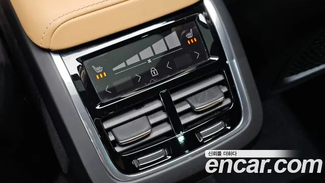 Volvo XC60 2019 thumb 4