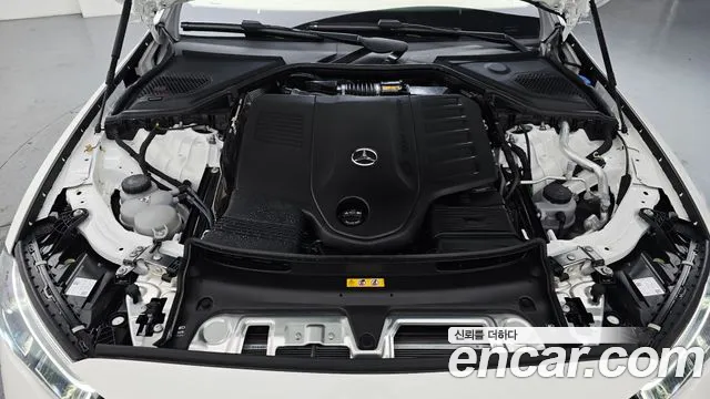 Mercedes-Benz E-Class 2025 thumb 6