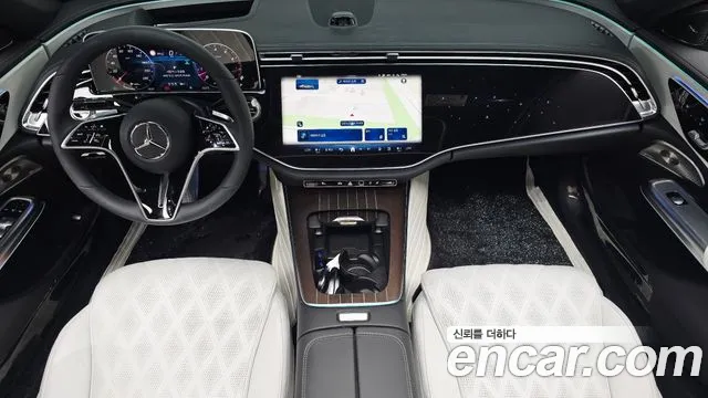 Mercedes-Benz E-Class 2025 thumb 8