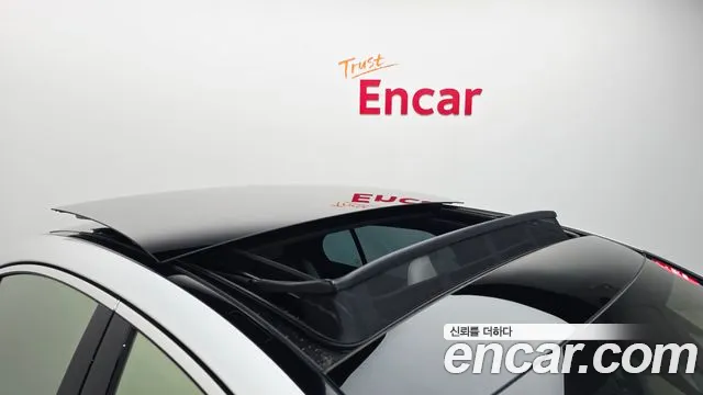 Mercedes-Benz E-Class 2025 thumb 11