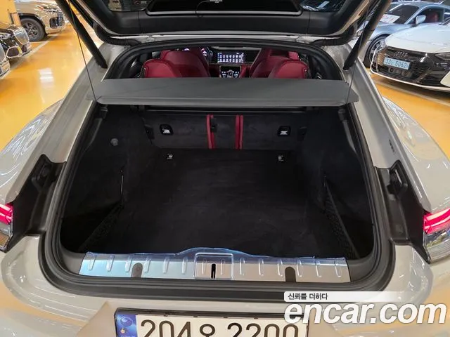 Porsche Panamera 2023 thumb 2