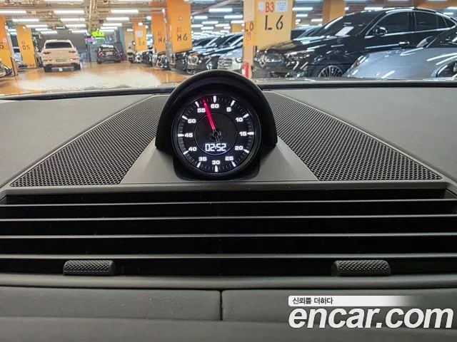 Porsche Panamera 2023 thumb 10