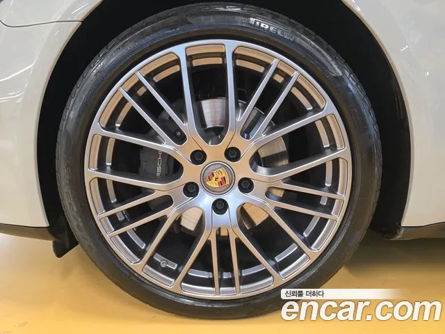 Porsche Panamera 2023 thumb 6