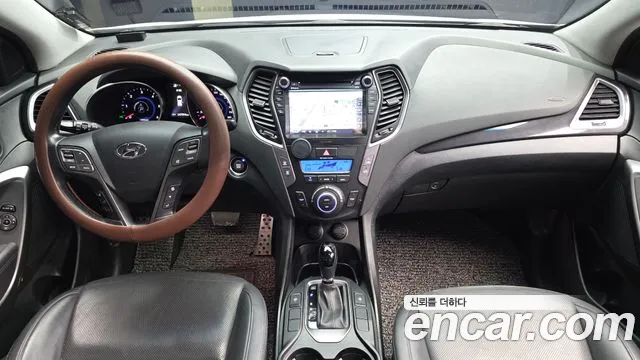 Hyundai Санта Фе 2015 thumb 9