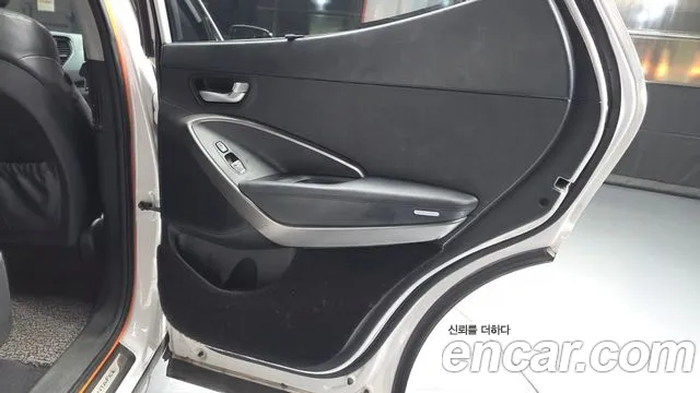Hyundai Санта Фе 2015 thumb 4