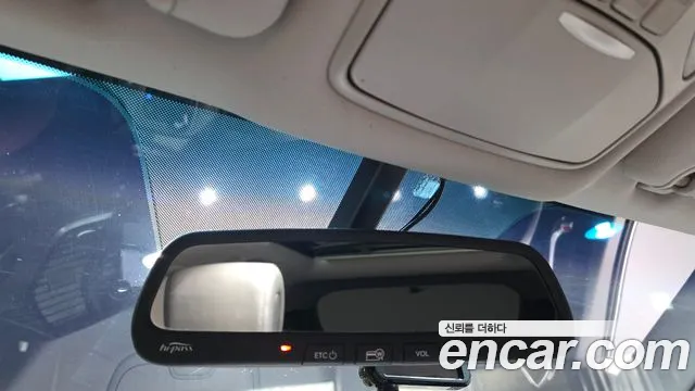 Hyundai Санта Фе 2015 thumb 8