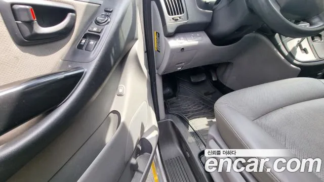 Hyundai Staria 2015 thumb 7