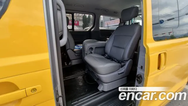 Hyundai Staria 2015 thumb 8