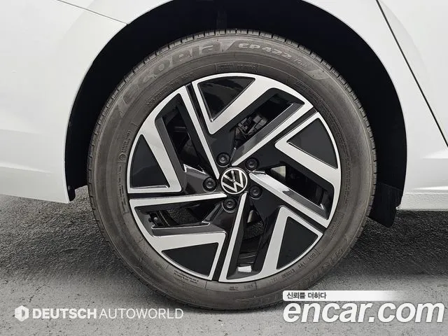 Volkswagen Jetta 2024 thumb 9