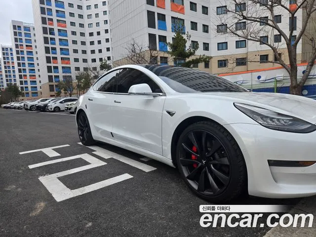Tesla Model 3 2020 thumb 11