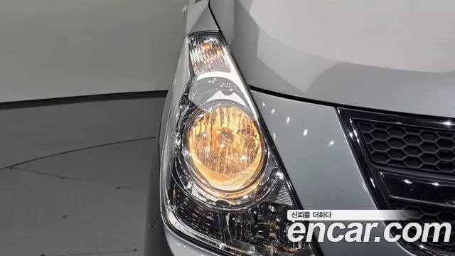 Hyundai Staria 2011 thumb 9