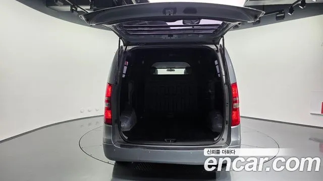 Hyundai Staria 2011 thumb 12